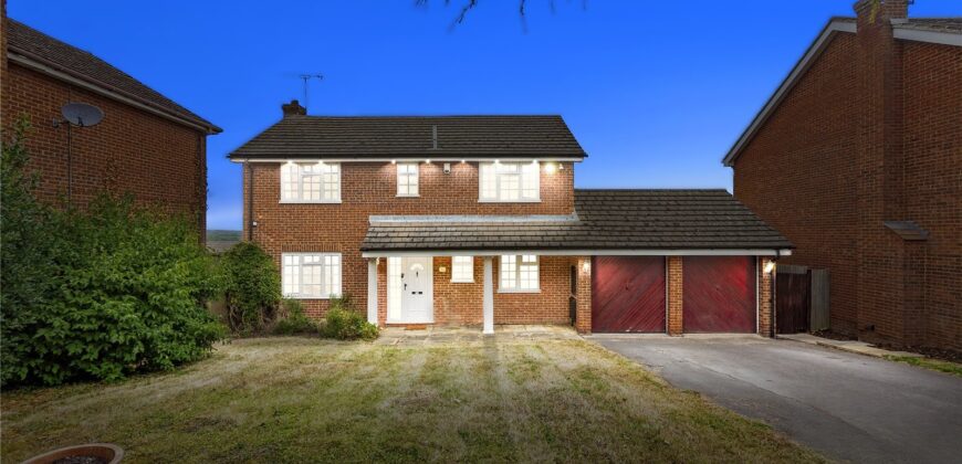 Spacious 4-Bedroom Family Home with Double Garage & Conservatory in Prime Location