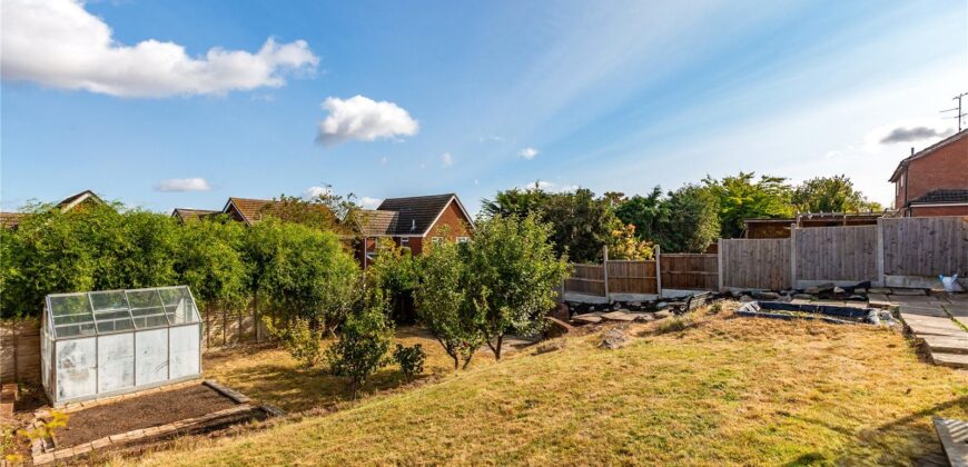 Spacious 4-Bedroom Family Home with Double Garage & Conservatory in Prime Location