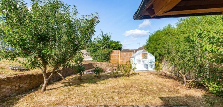 Spacious 4-Bedroom Family Home with Double Garage & Conservatory in Prime Location