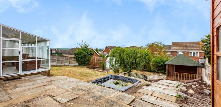 Spacious 4-Bedroom Family Home with Double Garage & Conservatory in Prime Location