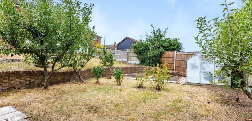 Spacious 4-Bedroom Family Home with Double Garage & Conservatory in Prime Location