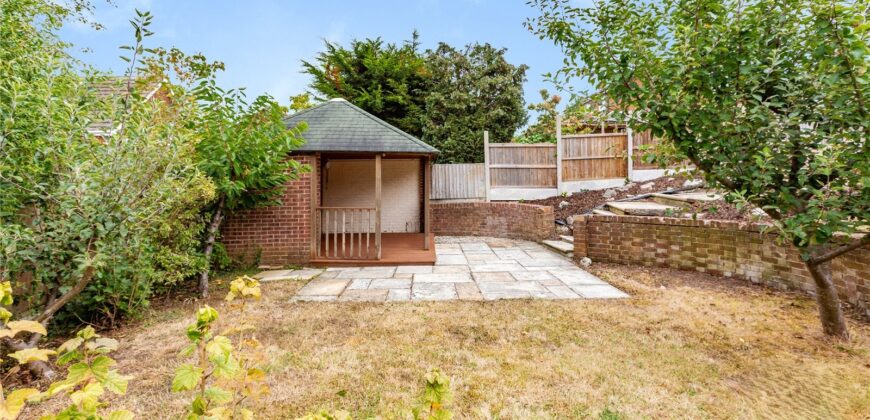 Spacious 4-Bedroom Family Home with Double Garage & Conservatory in Prime Location