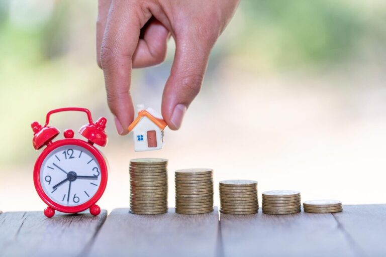 Real Estate Investment and Economic Cycles: Timing Your Moves